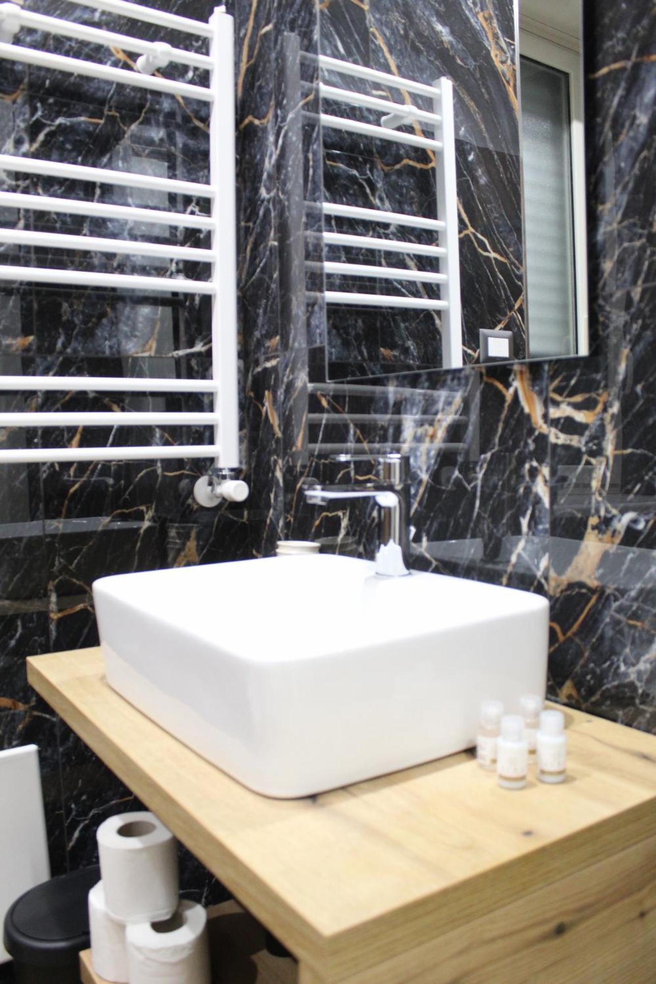 Blackwoody Contemporary Rooms - Napoli Centro Storico Zewnętrze zdjęcie