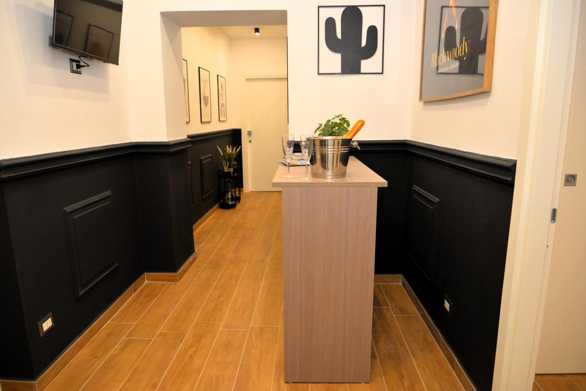 Blackwoody Contemporary Rooms - Napoli Centro Storico Zewnętrze zdjęcie